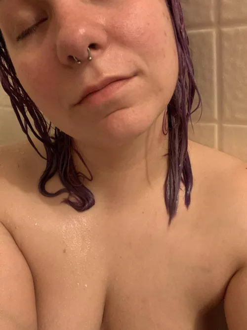 Doesnโt everyone love a detachable shower head? ๐ฆ Just took some steamy pictures & videos. ๐ฅ