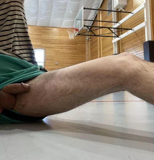 Doing two types of stretching at the gym. Getting warmed up, and stretching my ass with my plug. I think I forgot to put my underwear on tho?🍆
