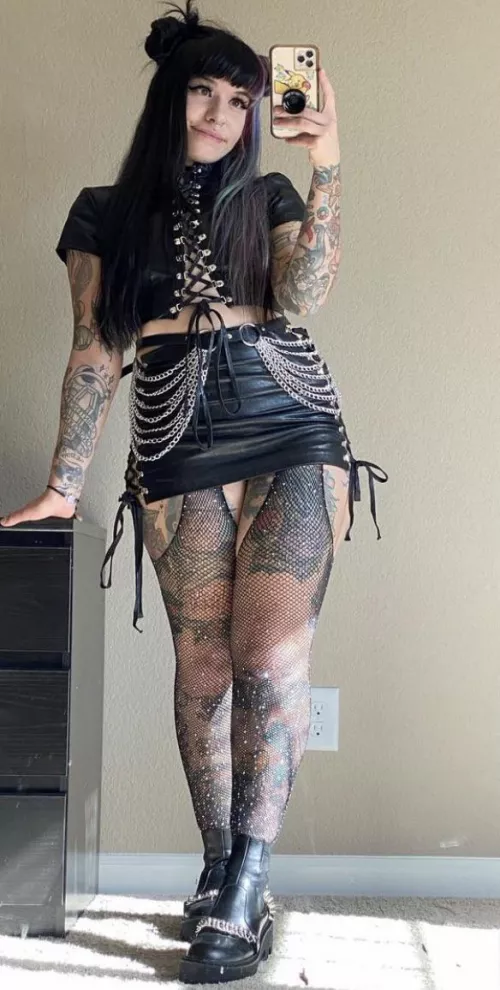 Dominant mommy seeking for a submissive slave to explore protecting BDSM sex in a relationship can be enjoyed for who is ready to serve and obey my wishes and command 24/7 Snapchat: mommykity1