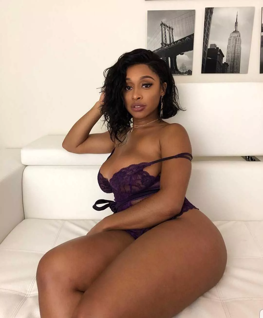 ��??Dominique Jolie