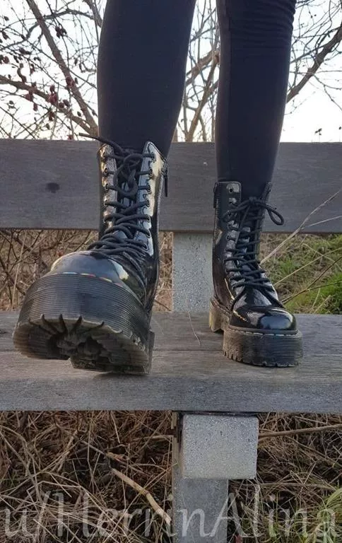 [domme] can't decide if i should crush your balls or trample your tiny cock 🤣