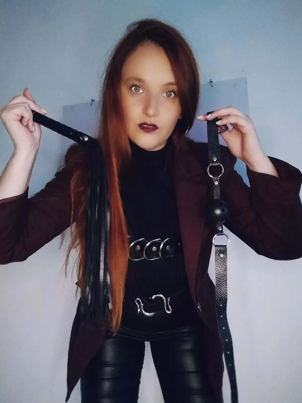 [domme] I hope you won't waste my time and that you will be quick in your choice...