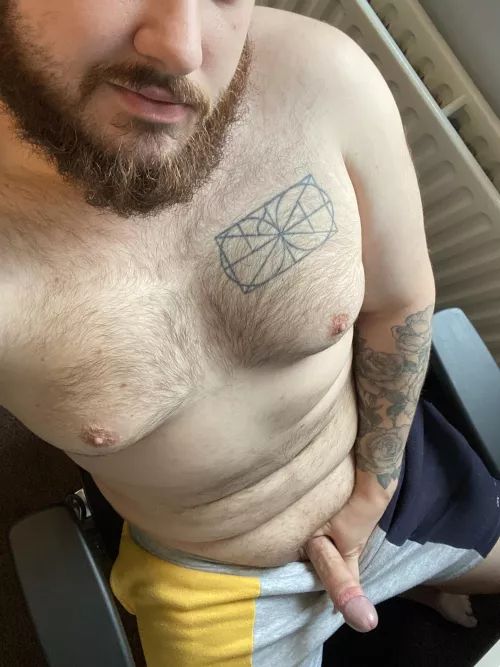 Don’t be shy son. Daddy doesn’t mind you looking