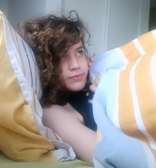 don't mind me being all comfy 🦊