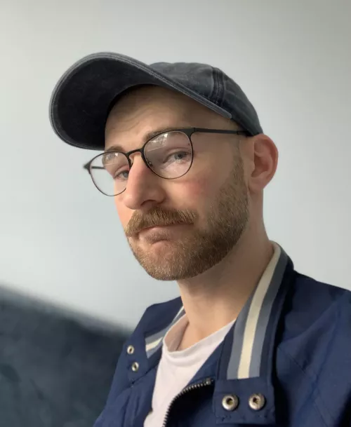 Don’t often do this but cut my nose bad a couple of days ago so feeling pretty self conscious! Felt like posting a pic from a couple of weeks back where I thought I looked half decent