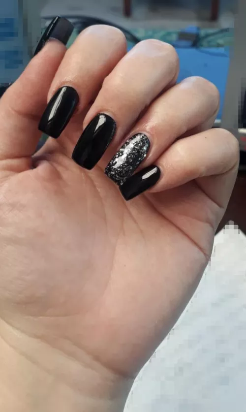 Dou you Like my nails in a different angle 🦇🦇