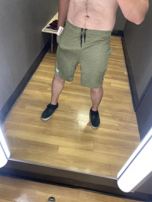 Dressing room bulge 26M