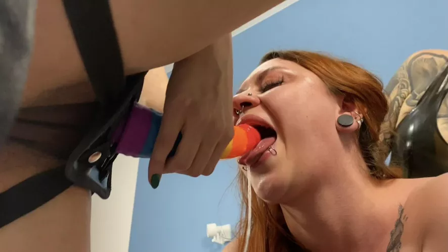 Drool all over my cock🍆💦👅