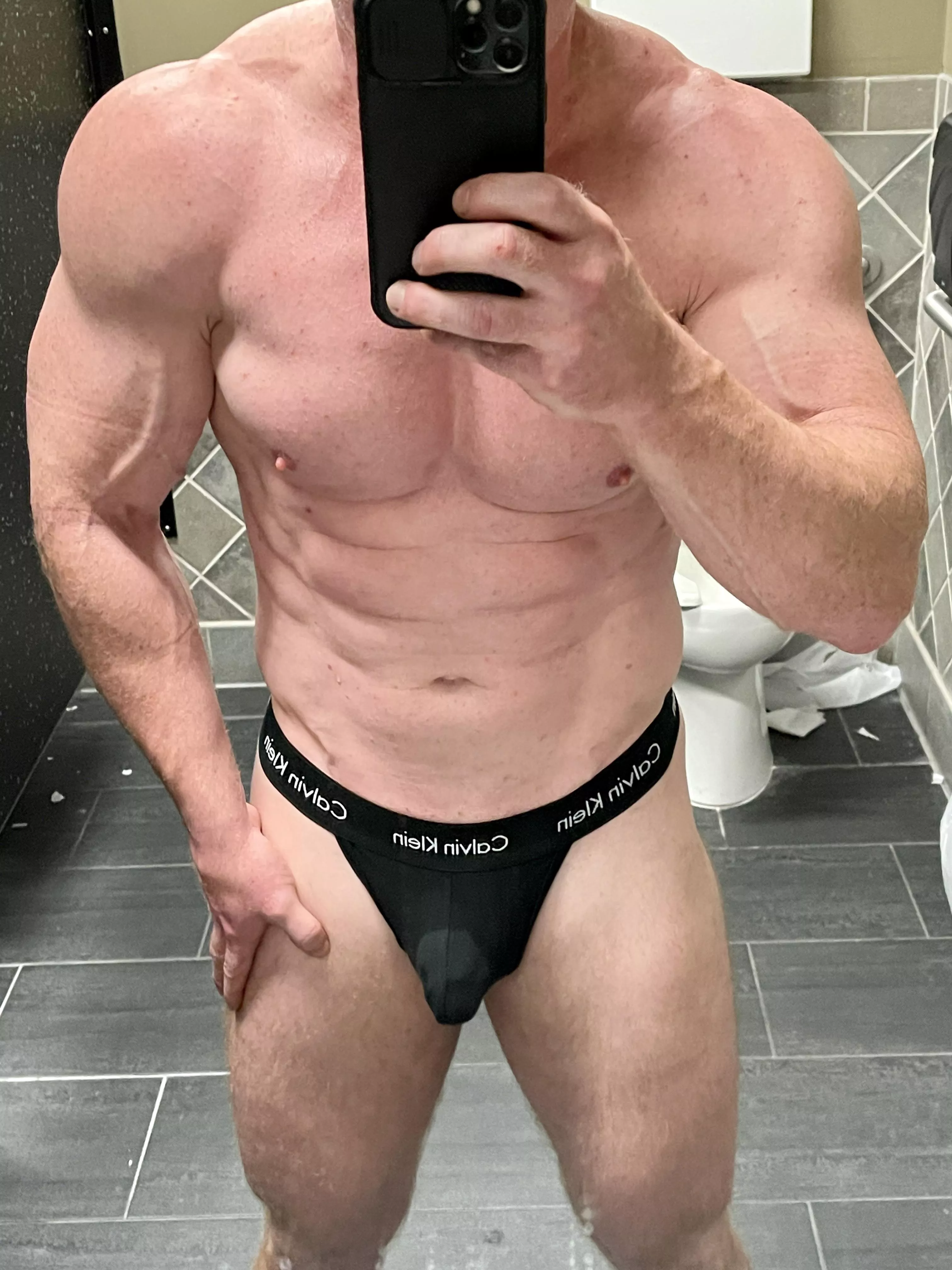 Early (m)orning workouts are the best way to start the day… who wants to get pumped?