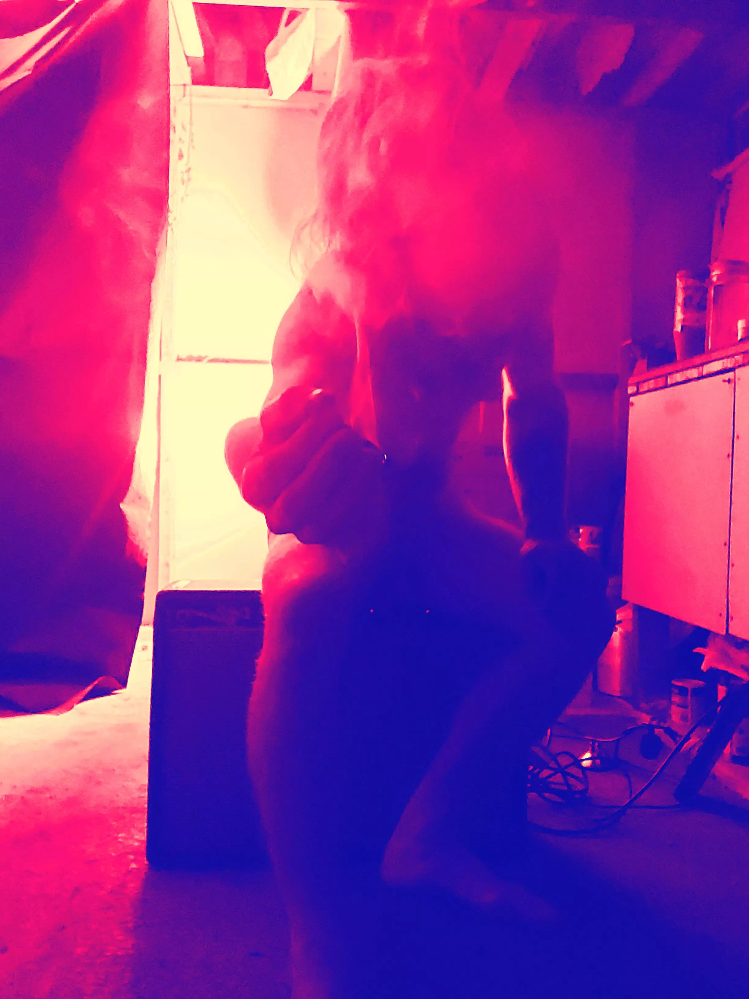 ease the pain with some [M]ary jane💚💨