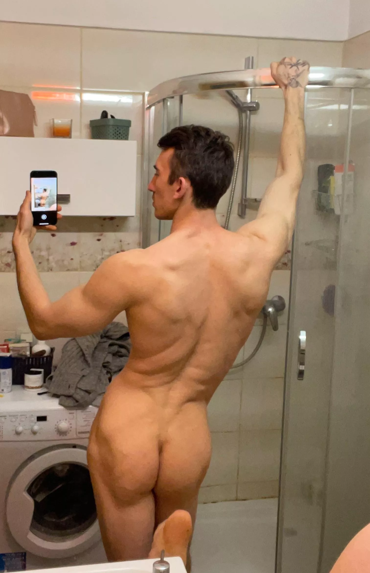 Eelastic and tight😜