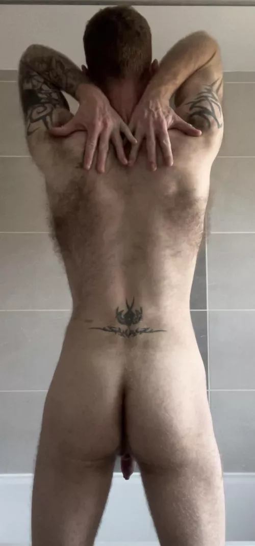 Enjoying my morning stretch! Is there anything you would like to stretch? 😜