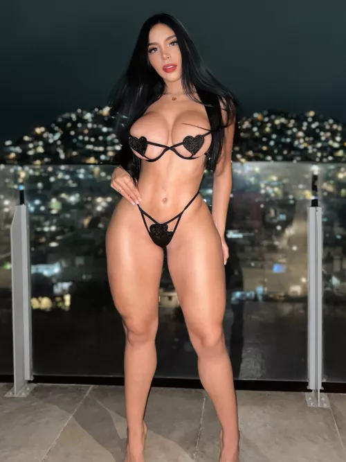 Ennid is so F'ing HOT 🔥