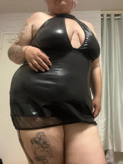 Even in a sexy outfit like this, they’re still saggy 🥵🖤