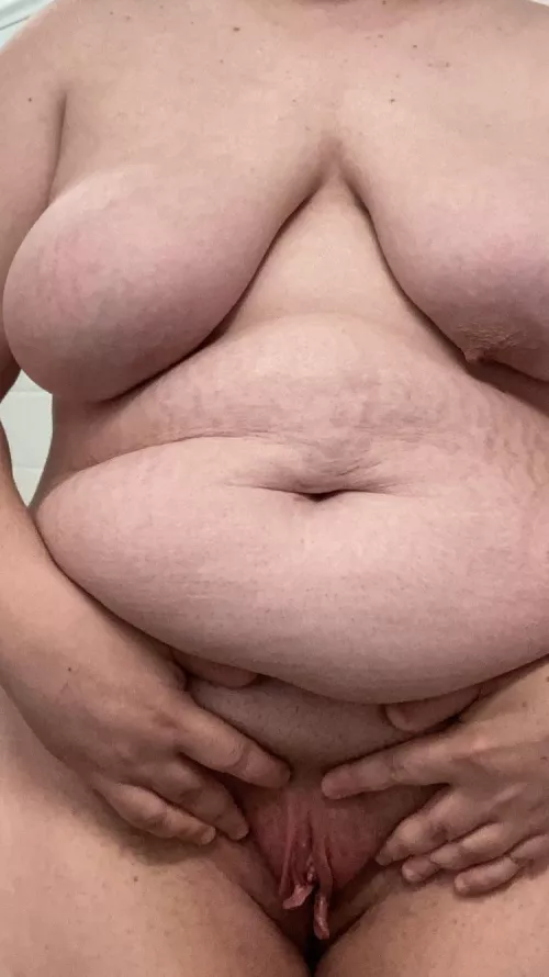 Even my pussylips are long and saggy