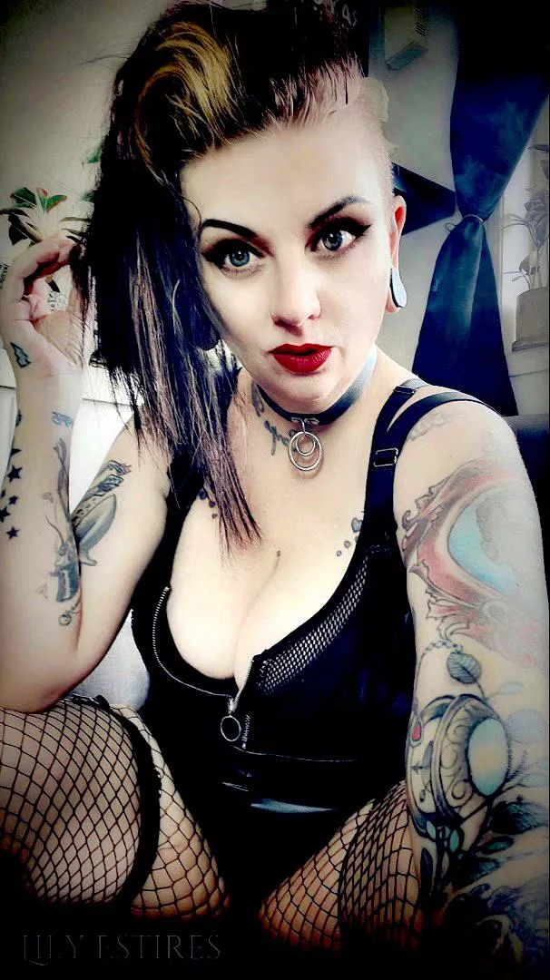 Evening ghouls… 😈