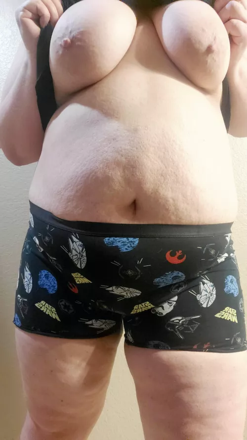 Eventually if I post my tummy enough, will I get desensitized to feeling self conscious about it 🤔