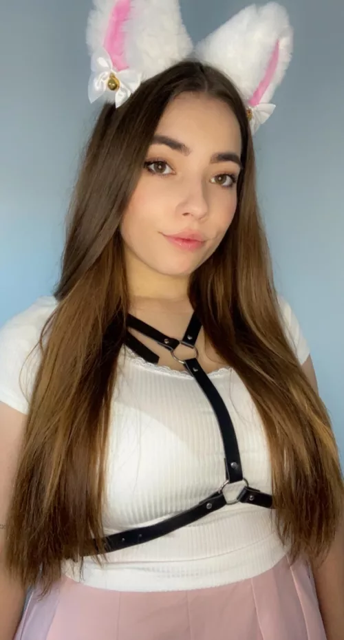 F 21 and your little catgirl 🐱