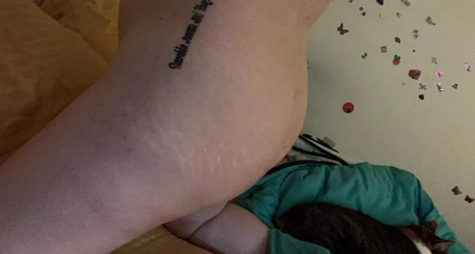 F 22 175, 5’8 feel like i’m built like somebody’s fat uncle lol