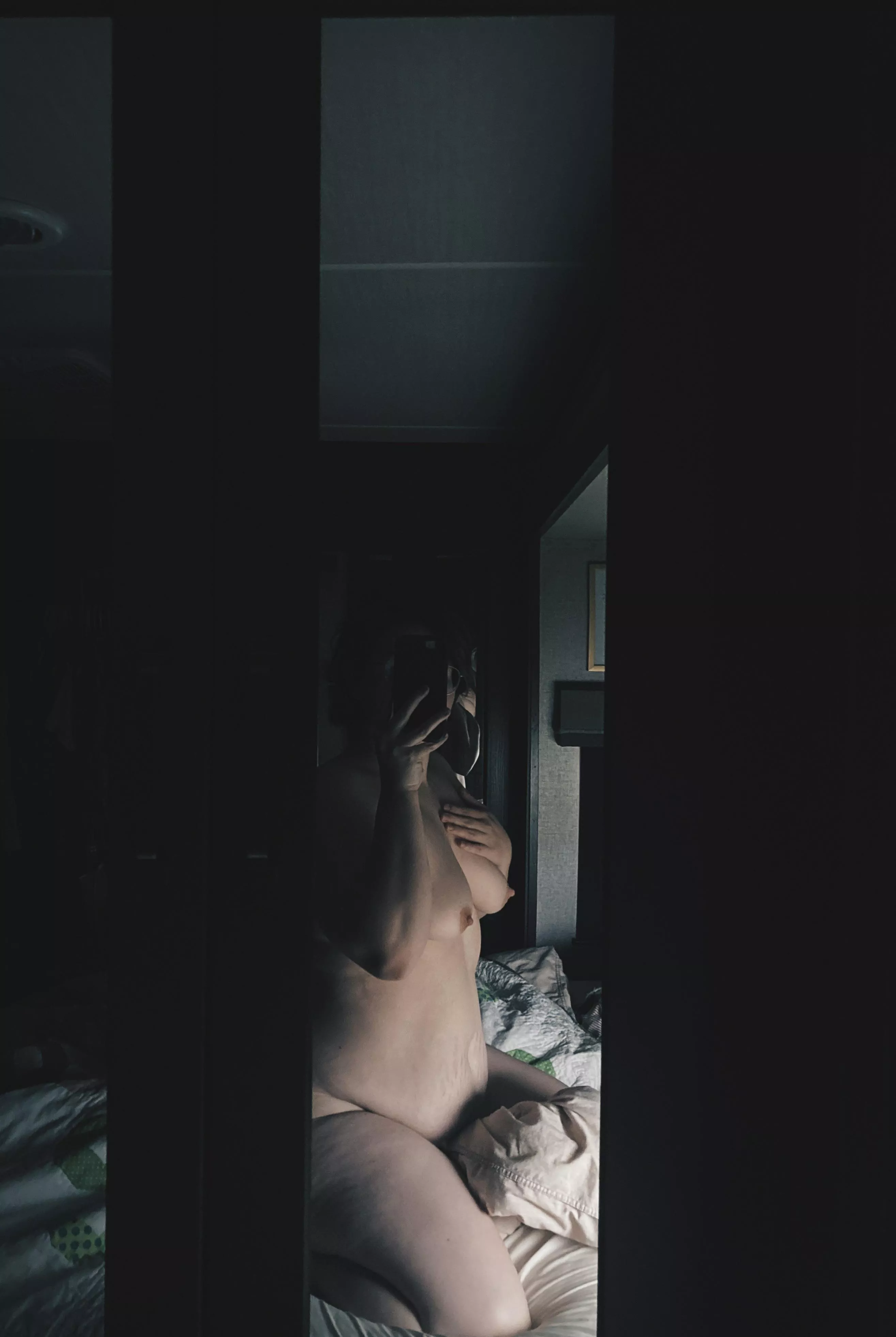 [F] 27, 180, 5’ 4” Just trying to feel beautiful in my body today.