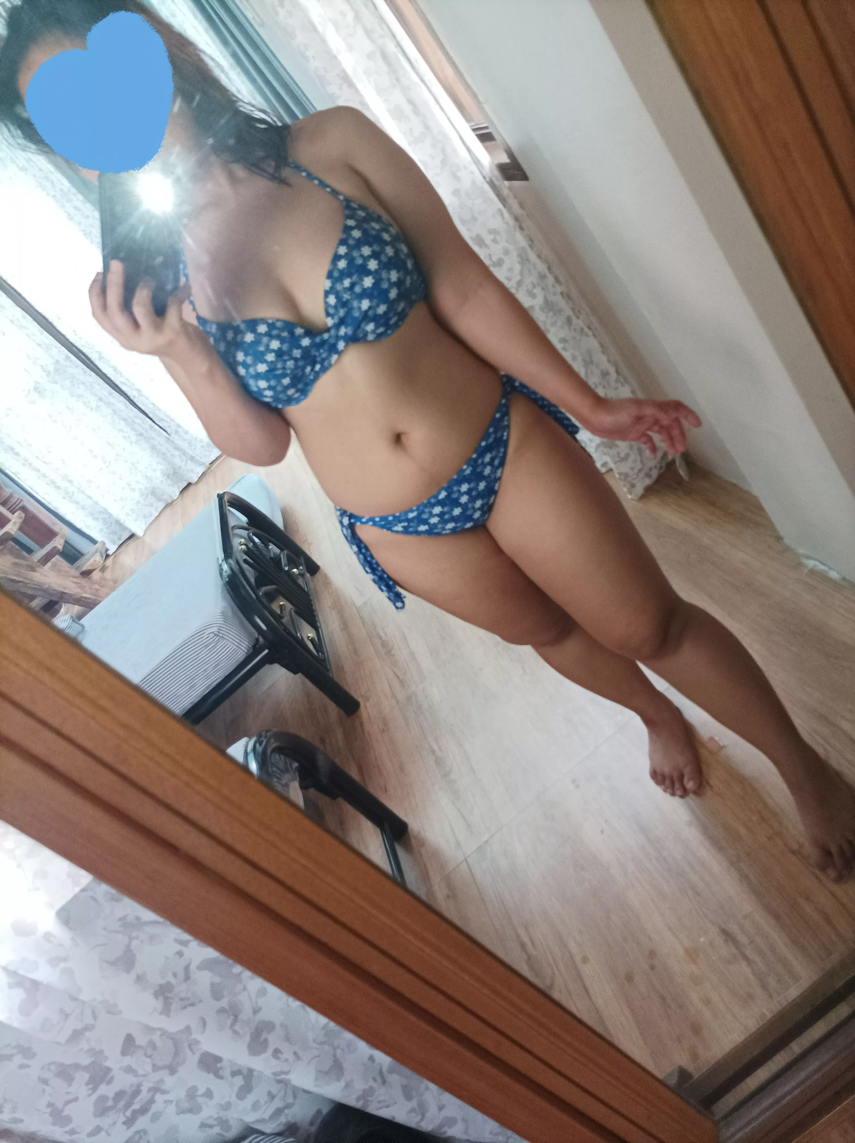(f) 👙🏖️