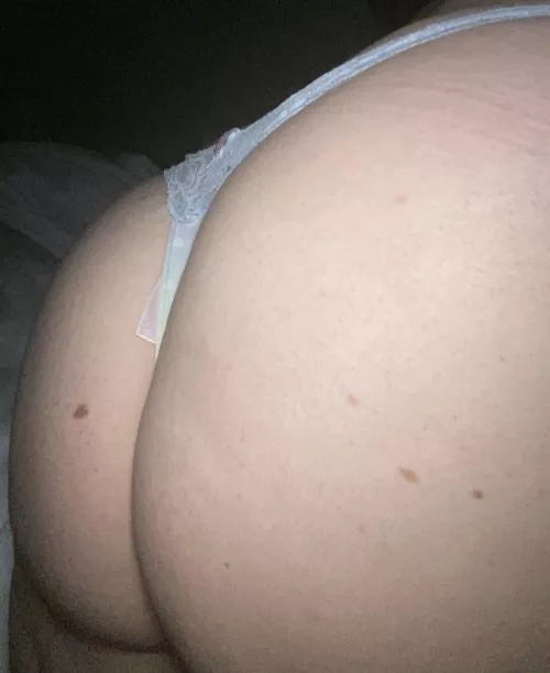 [f] Happy HUMP Day y’all.(oc)