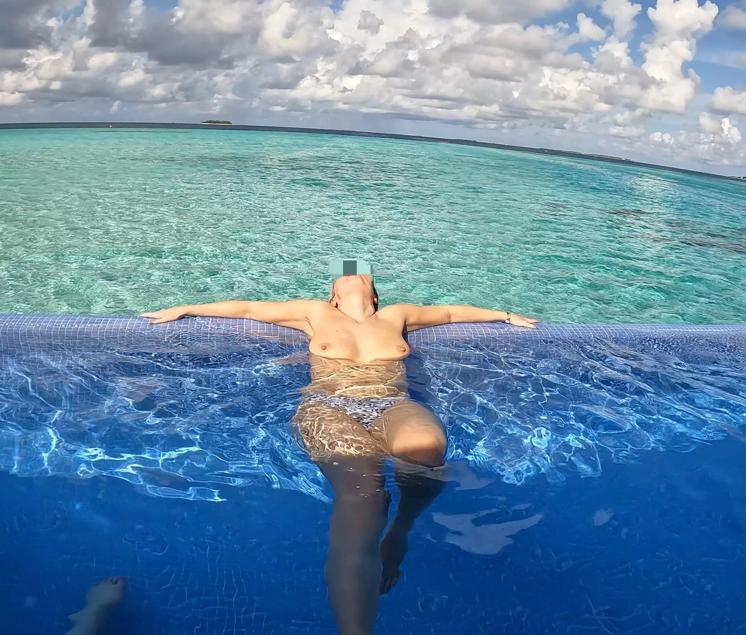 (f) Holiday shenanigans. Who’s coming for a quick dip?