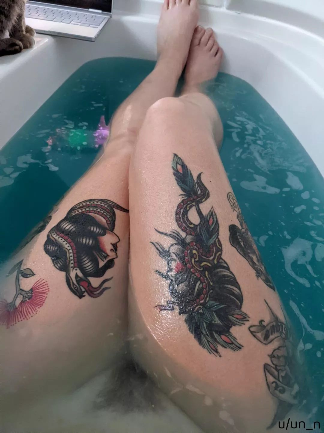 [f] I used a THC & CBD bathbomb today, so relaxing! now I just need a massage 😉