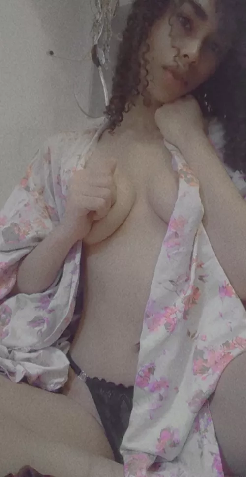 (f) video calls available 😍