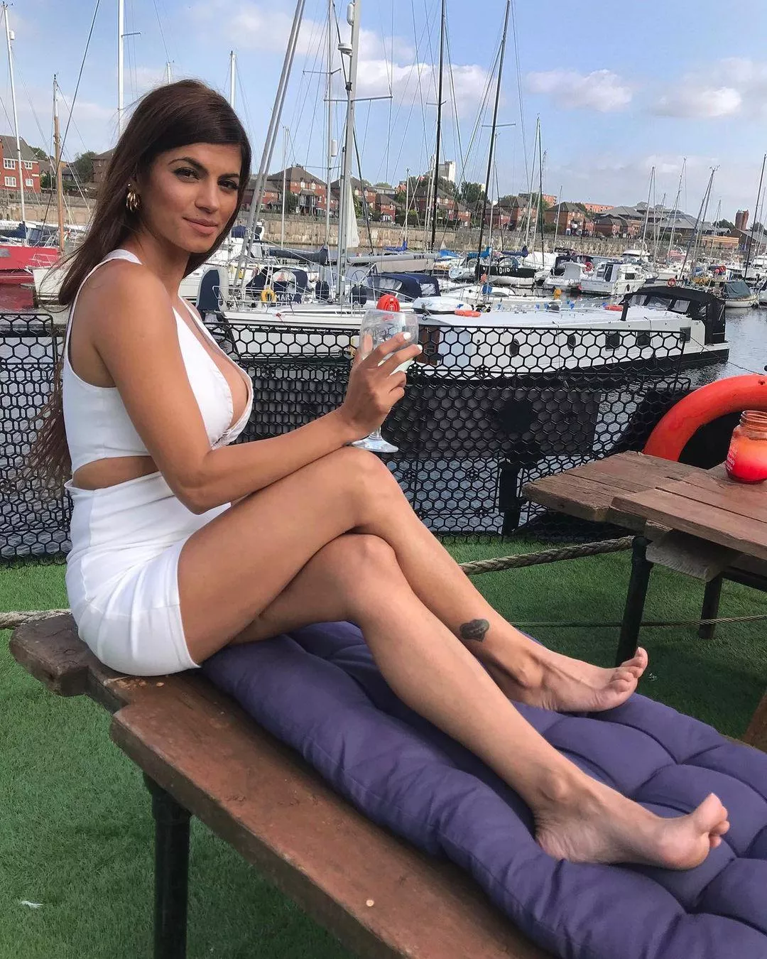 F40 indian British mom looking for IRL commands F40 indian British mom looking for IRL commands