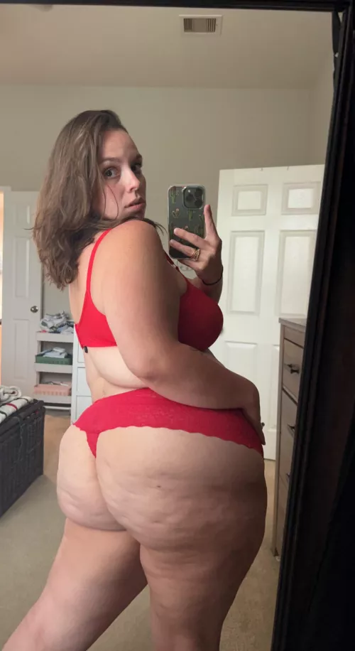 feelin naughty in red 😈