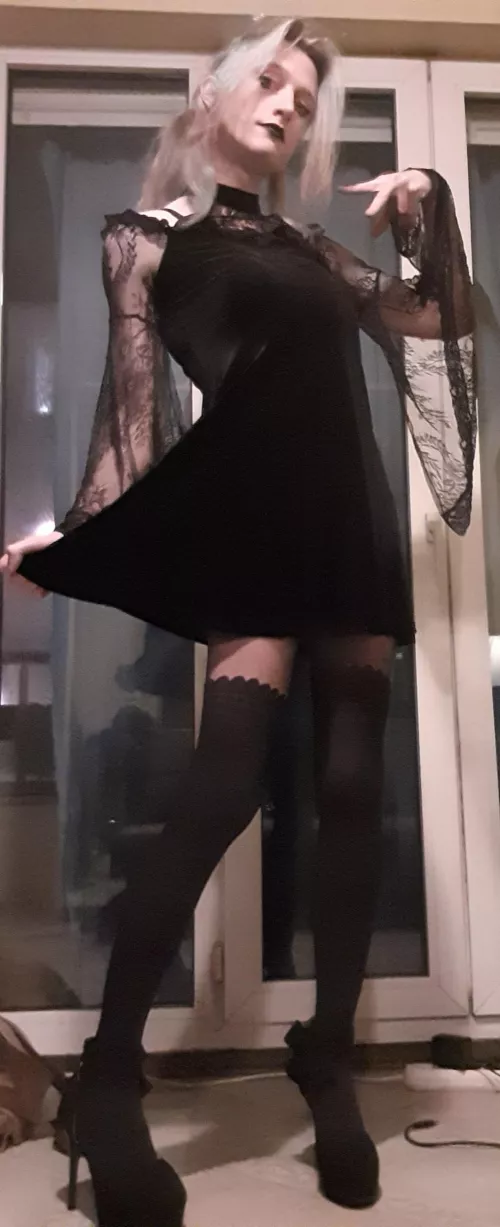 Feeling goth tonight 🦇