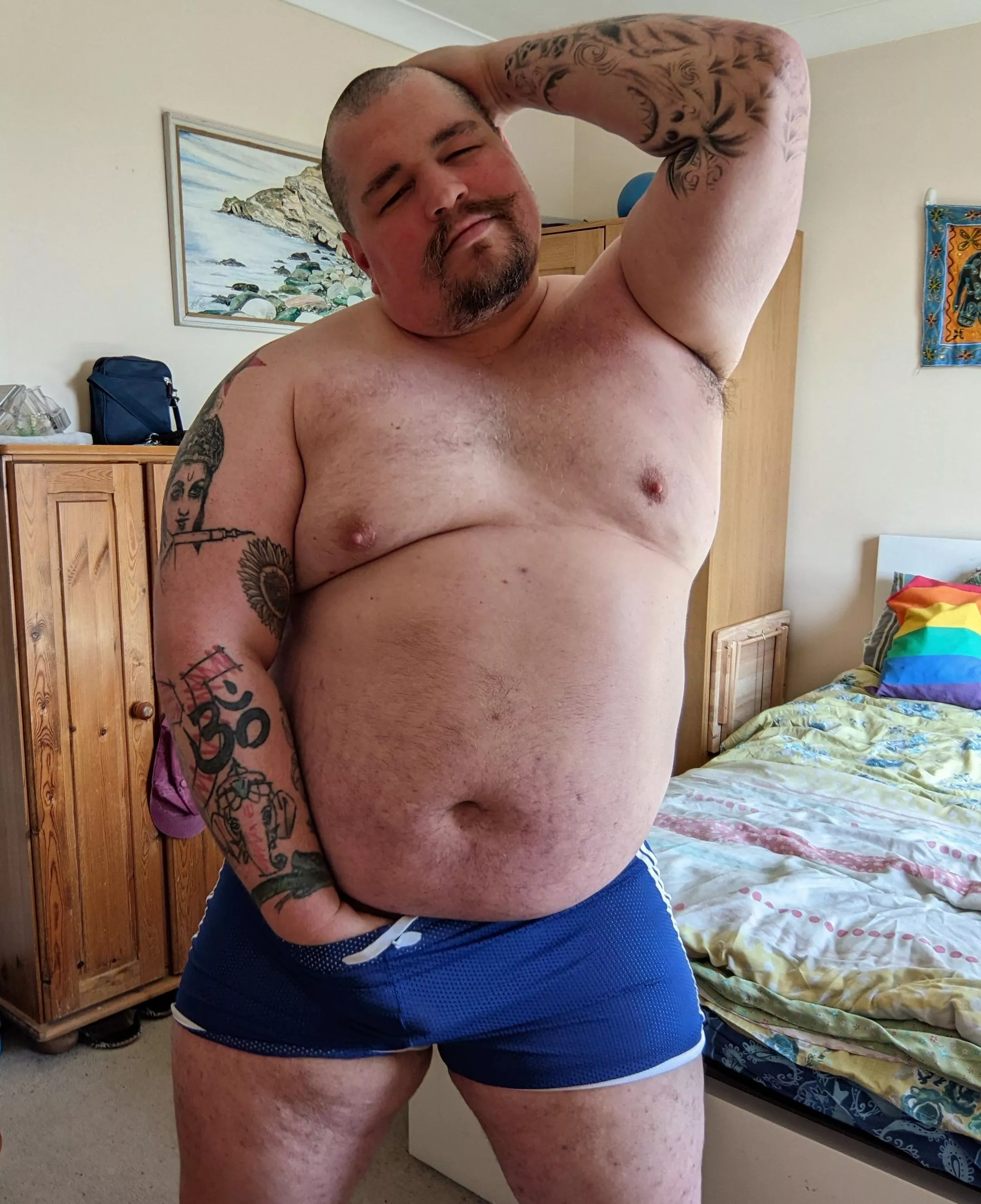 Feeling kinda slutty in these little shorts. Feeling kinda slutty in these little shorts.
