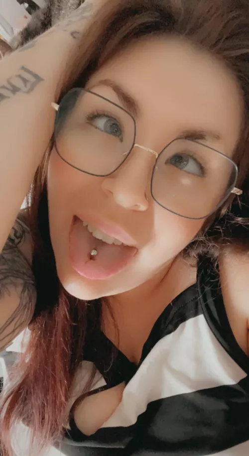 Feeling like a cum dump today 🌸