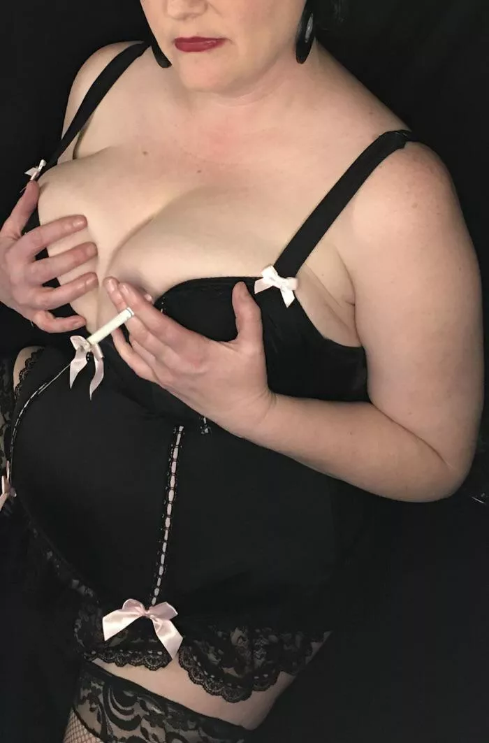 Feeling sexy and smoky ❤️