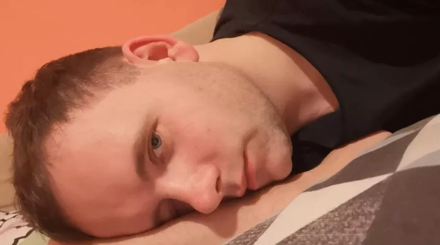 feeling shitty today. Any tall Tops here? 😅 Hope your Monday is better