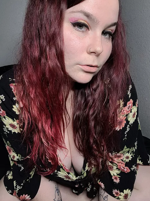 Feeling soft and horny 🌸