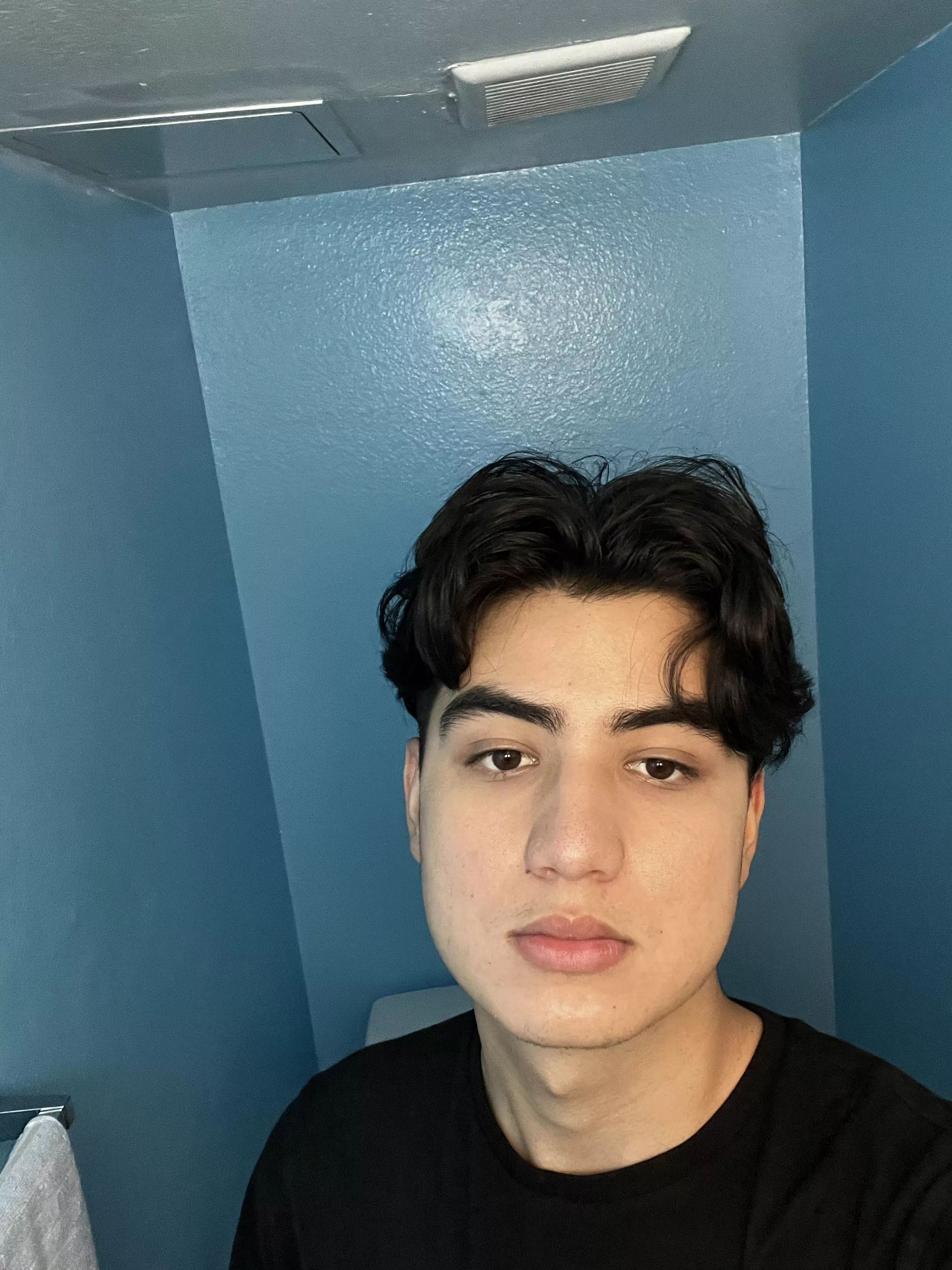 Fellow PS4 gamer here ! Anyone here play Minecraft, mobile legends or destiny 2?