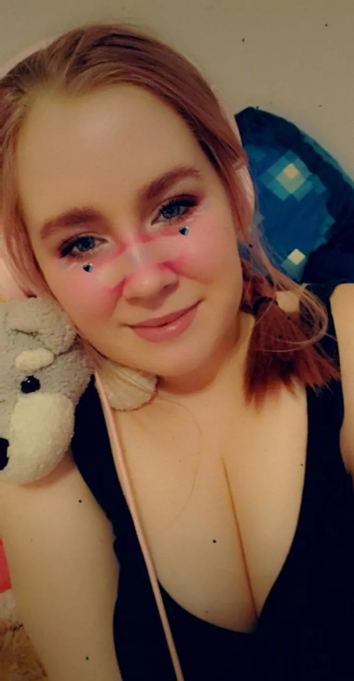 felt kinda cute and smoll, couldnt help but sharee🥰👉👈