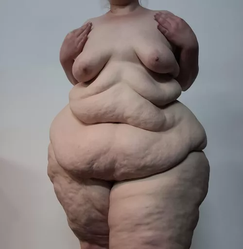 felt like showing off my curves 🙈