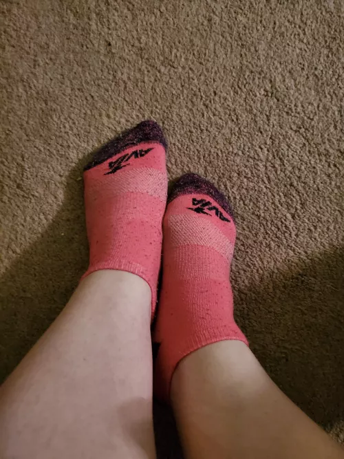 [female] Just my plus sized feet and socks ❤️