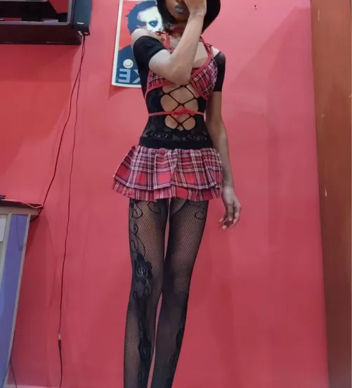 Femboy goth chick?🖤💋