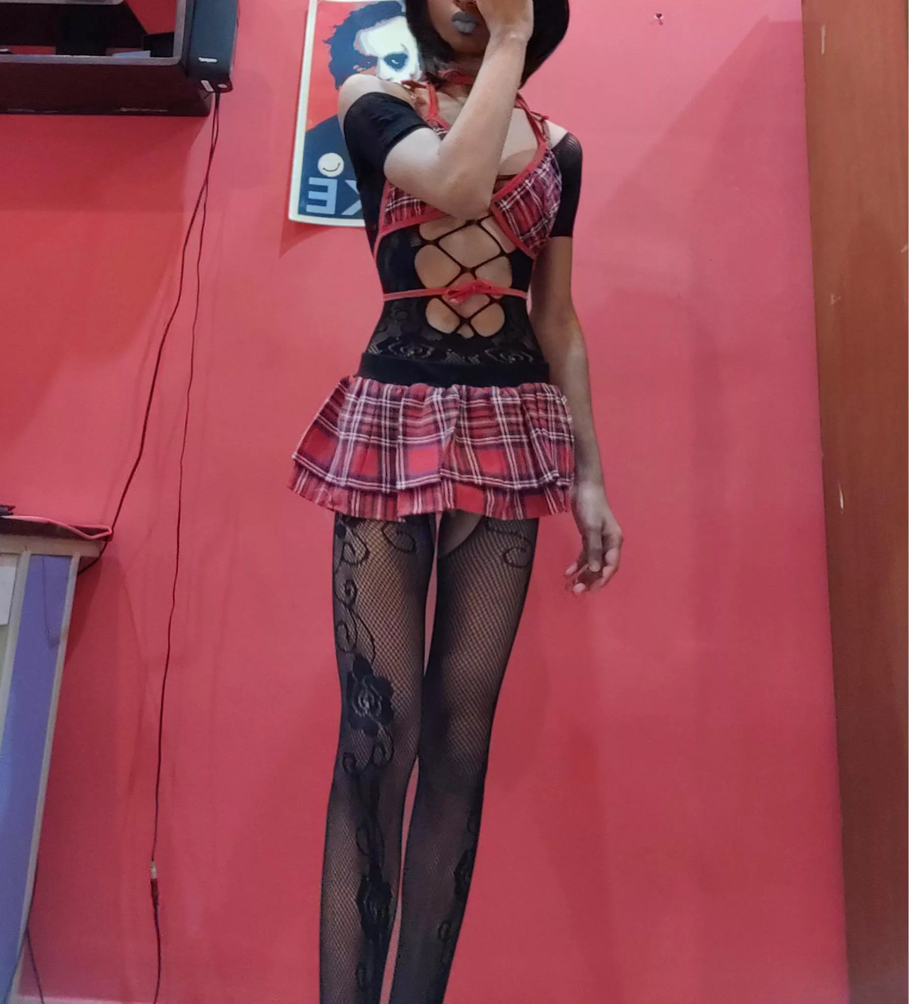 Femboy goth chick?🖤💋