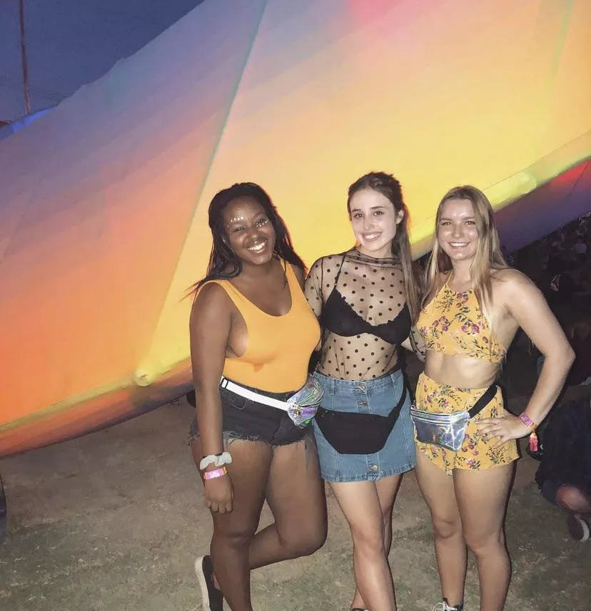 festival babes [3]
