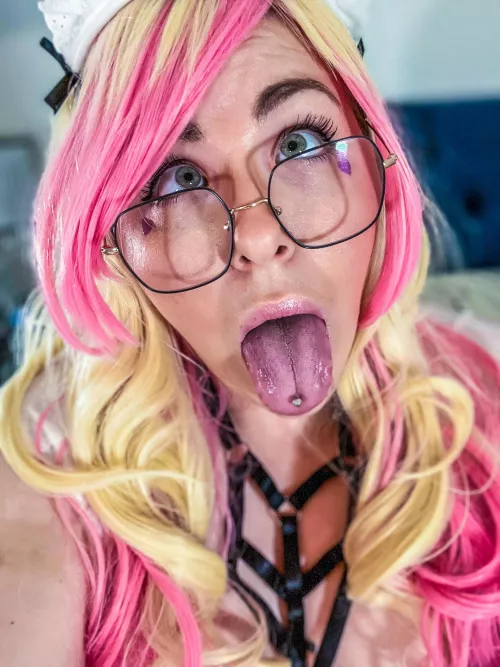 Fill my throat with vanilla icing 🧁