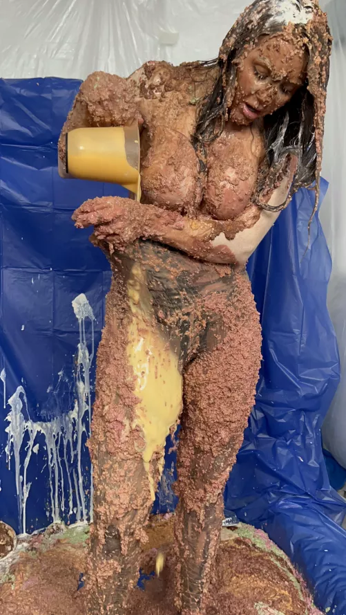 Filling my tights with custard, porridge, cream, cakes, eggs and syrup 🙋🏻‍♀️😈 this was AMAZING!!! Xx