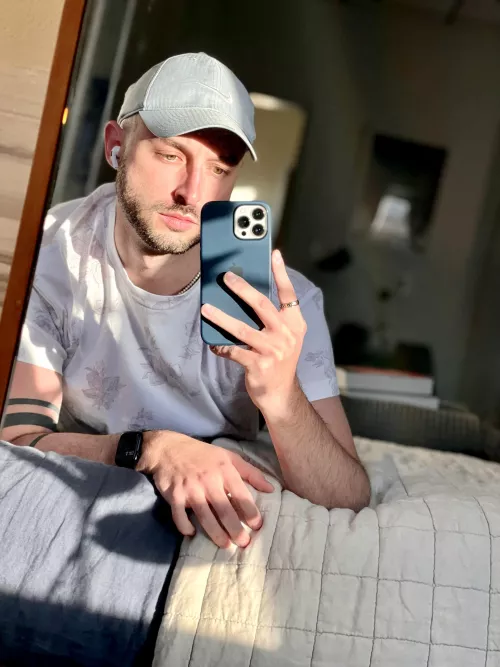 Finally getting around to my first post✌🏼Where we going tonight?