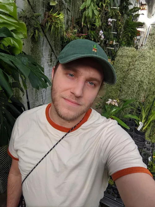 Find me at your local nursery spending way too much money ✨