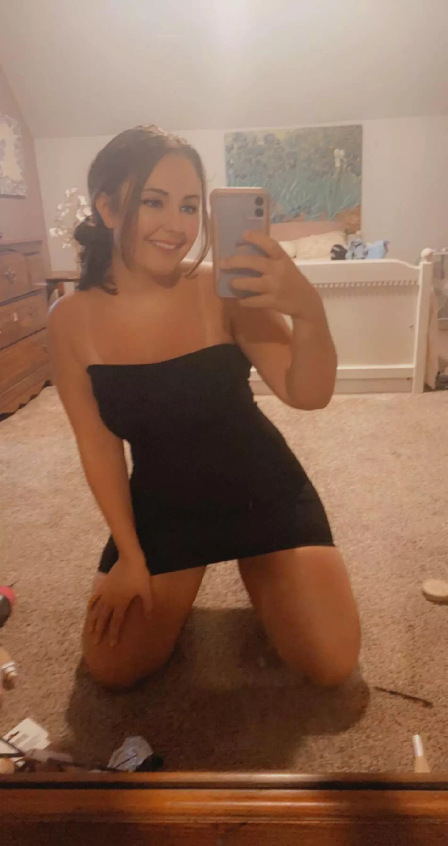 Finding a gentleman and a serious relationship im 22 single kik me at sophiarein1203😘👅💚