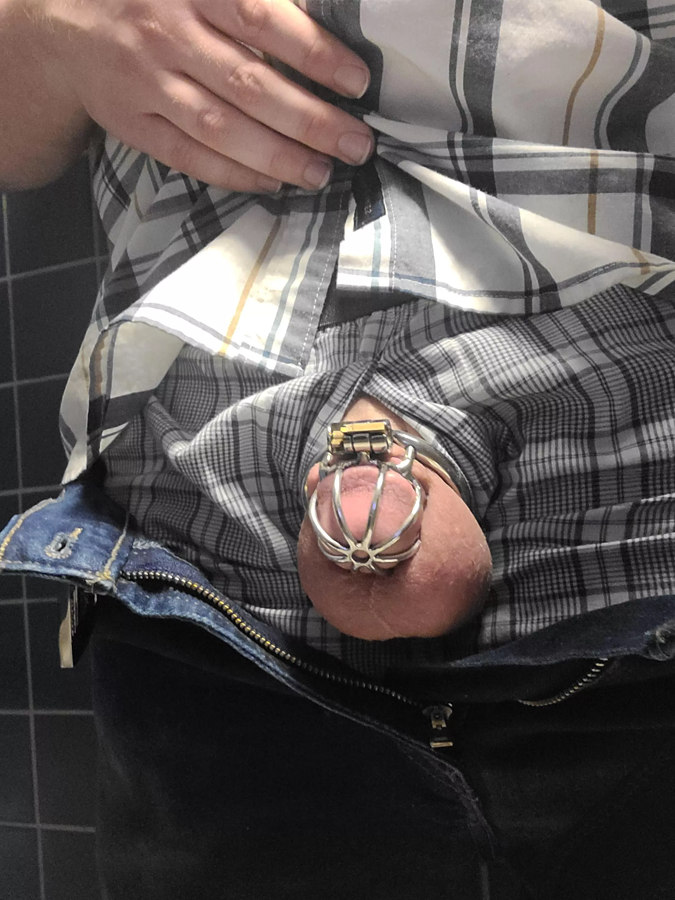 First day at the new job spent caged, here's to many, many more. Chats always welcome